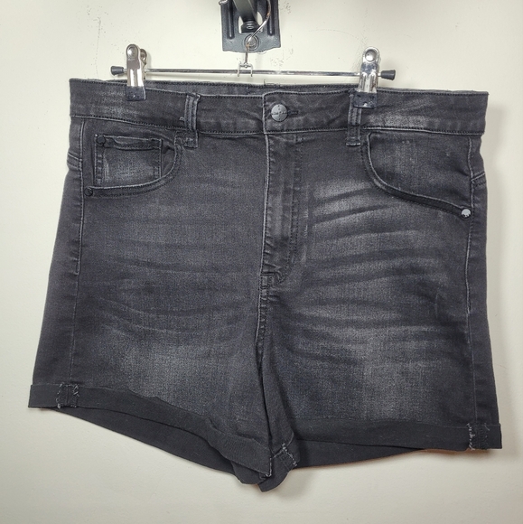 Kendall + Kylie The Icon Short Black sz 15 / 32 - Picture 1 of 10